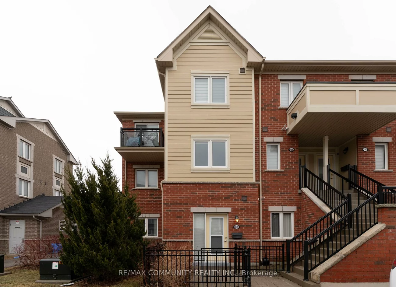 250, Sunny Meadow, Sandringham-Wellington, Brampton