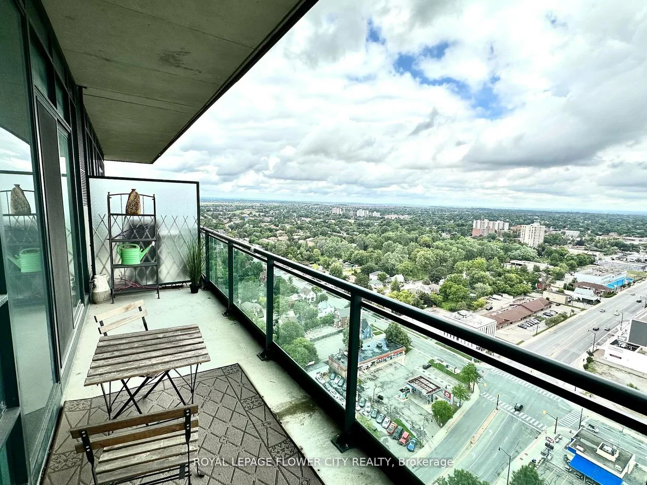 100, John, Downtown Brampton, Brampton