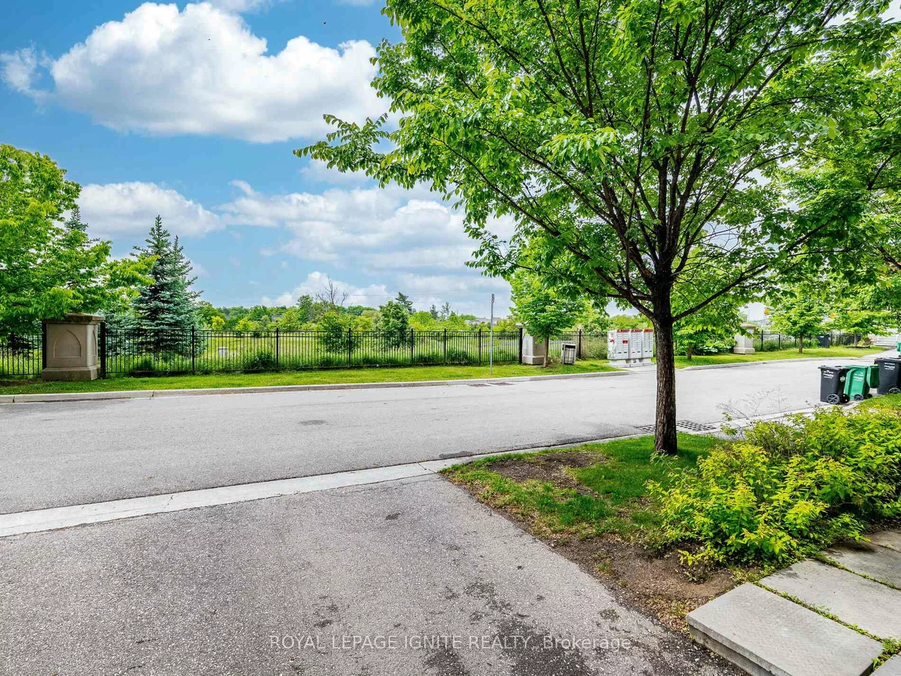 37, Aspen Hills, Credit Valley, Brampton