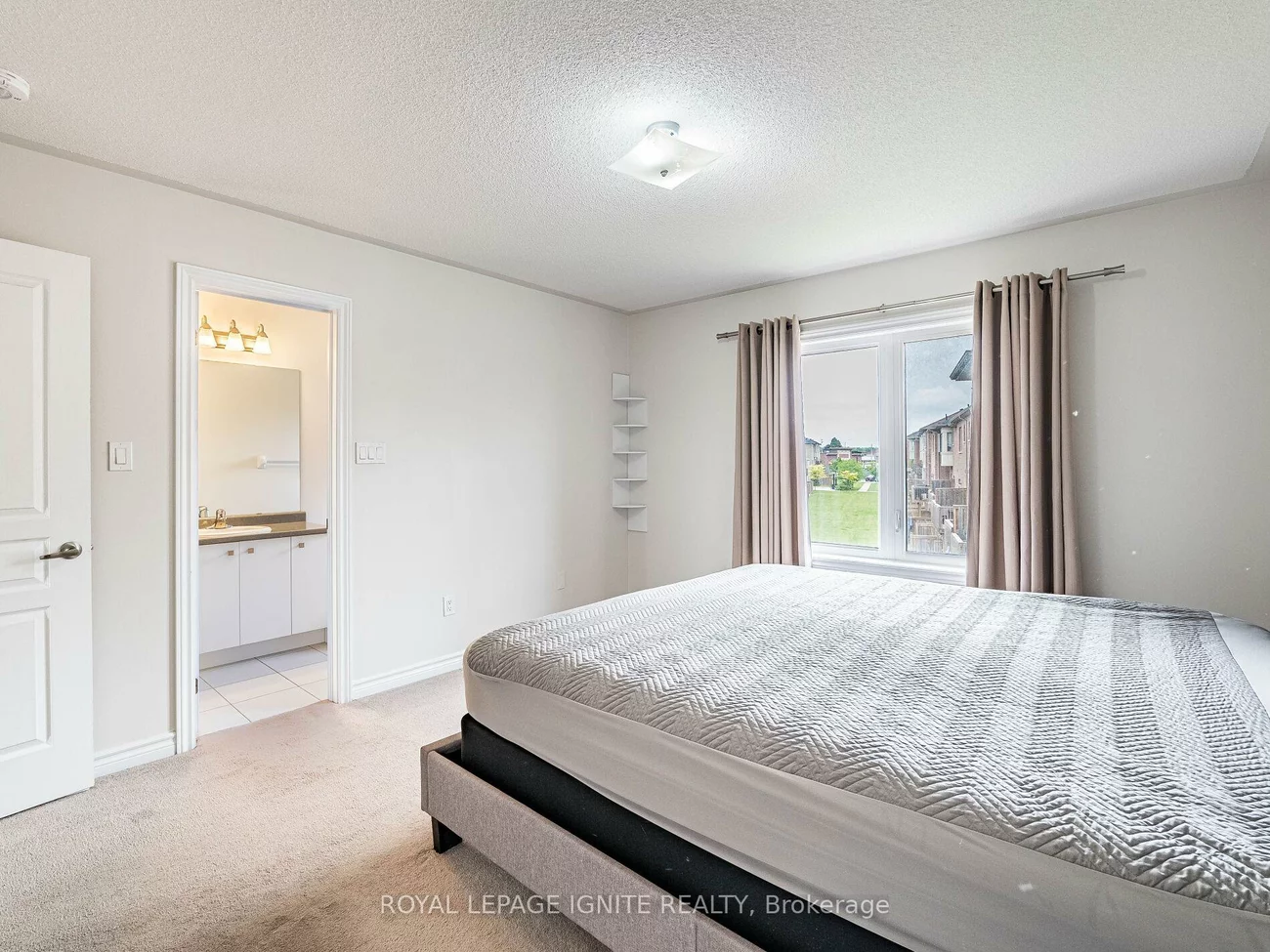 37, Aspen Hills, Credit Valley, Brampton