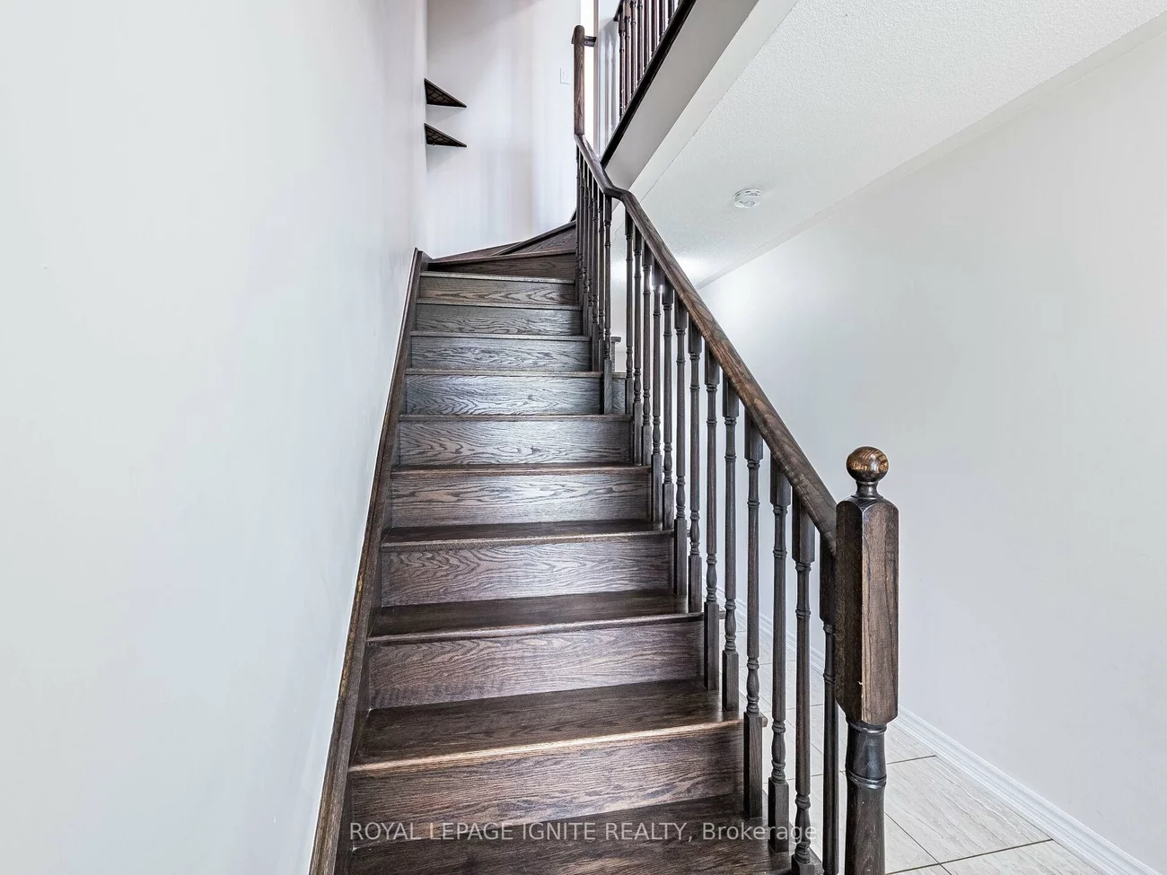 37, Aspen Hills, Credit Valley, Brampton