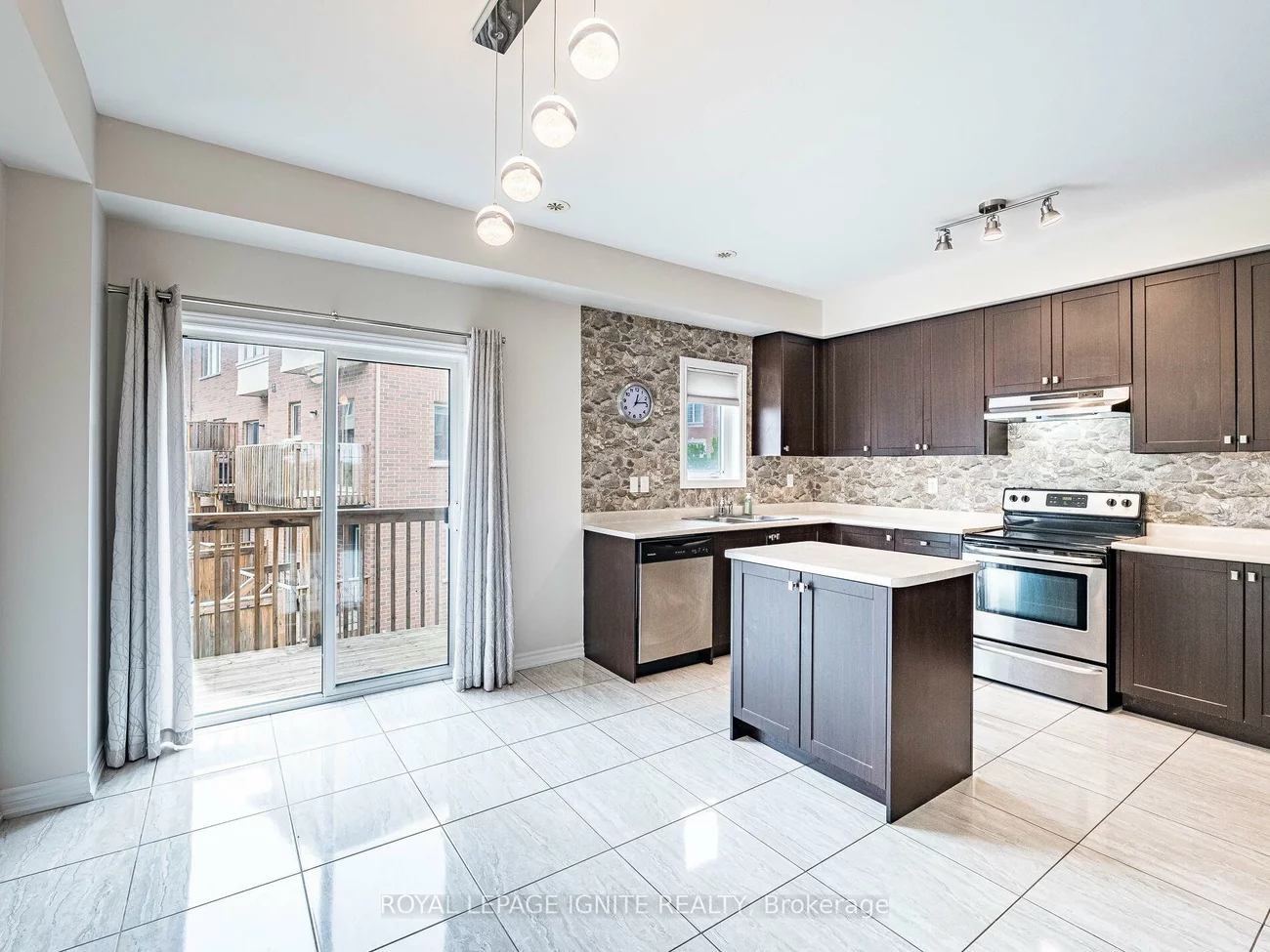 37, Aspen Hills, Credit Valley, Brampton