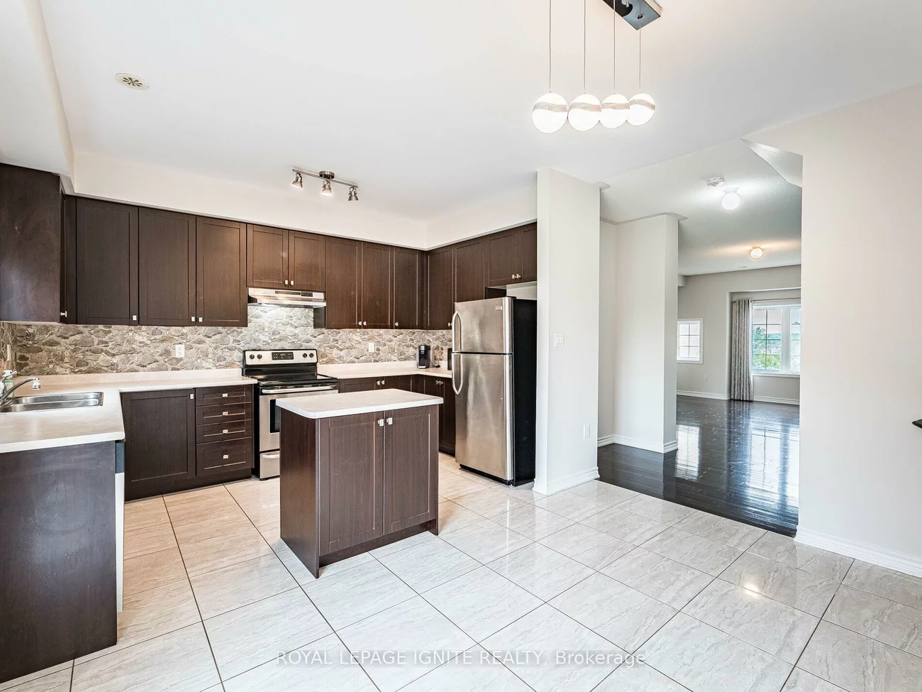 37, Aspen Hills, Credit Valley, Brampton