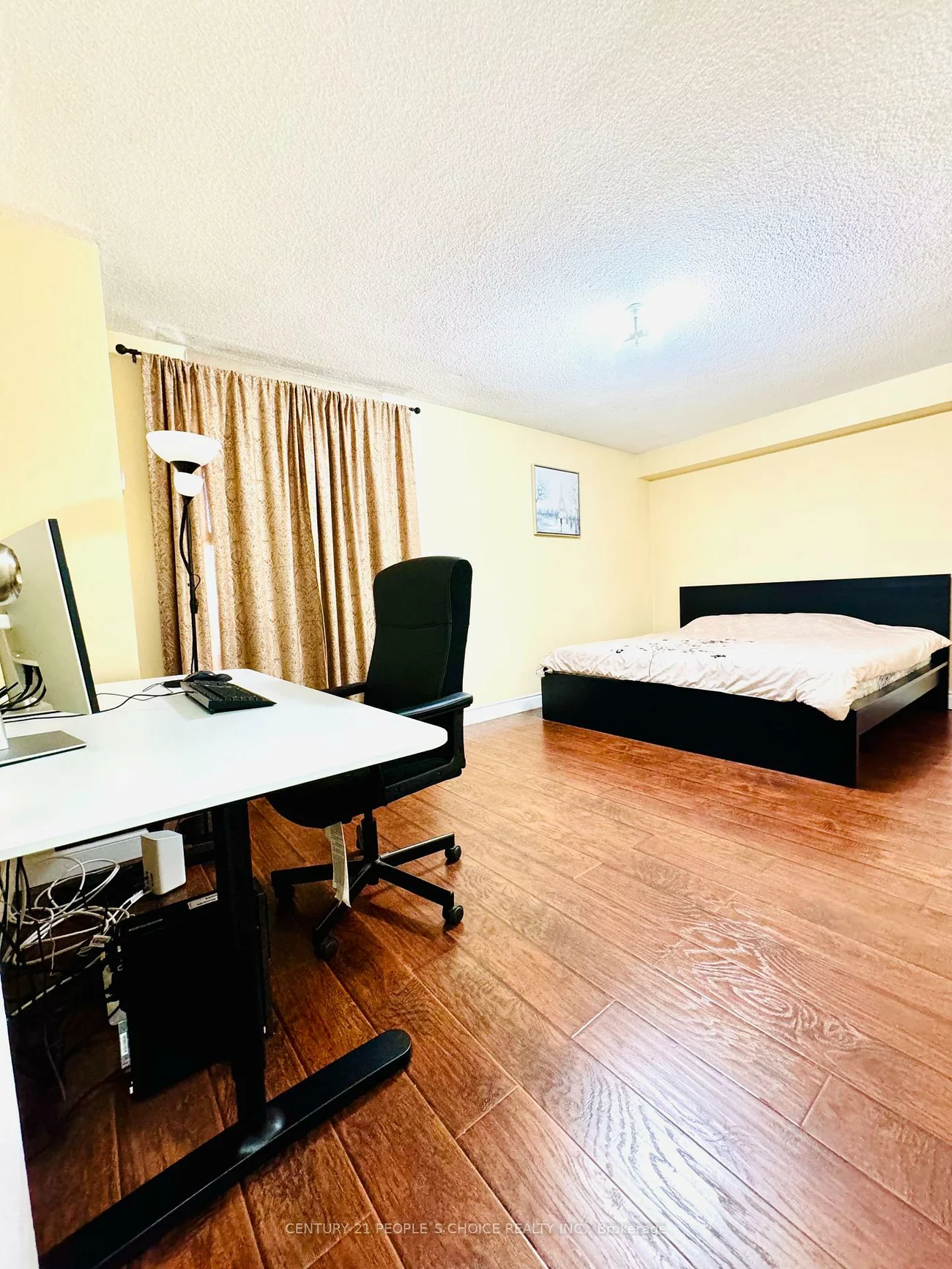 21, Knightsbridge, Queen Street Corridor, Brampton