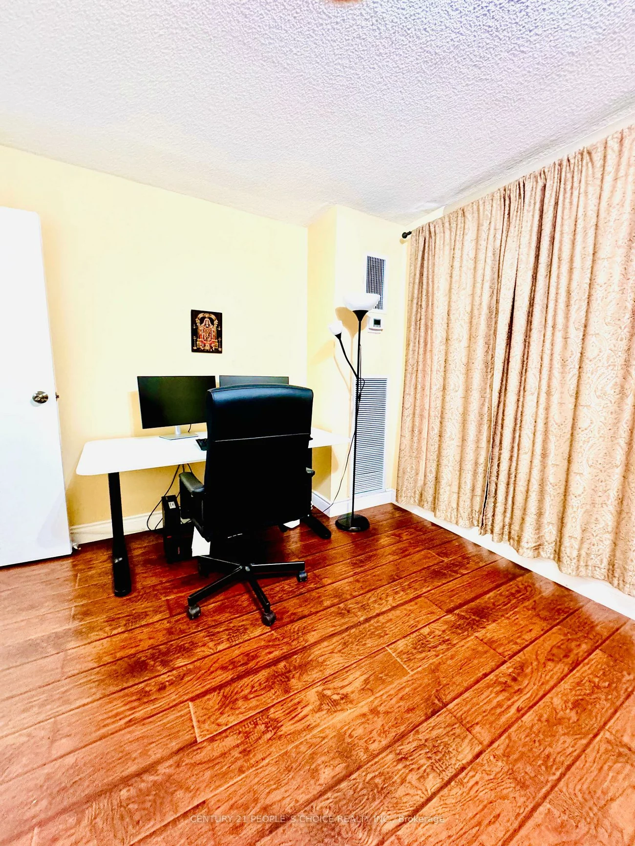 21, Knightsbridge, Queen Street Corridor, Brampton