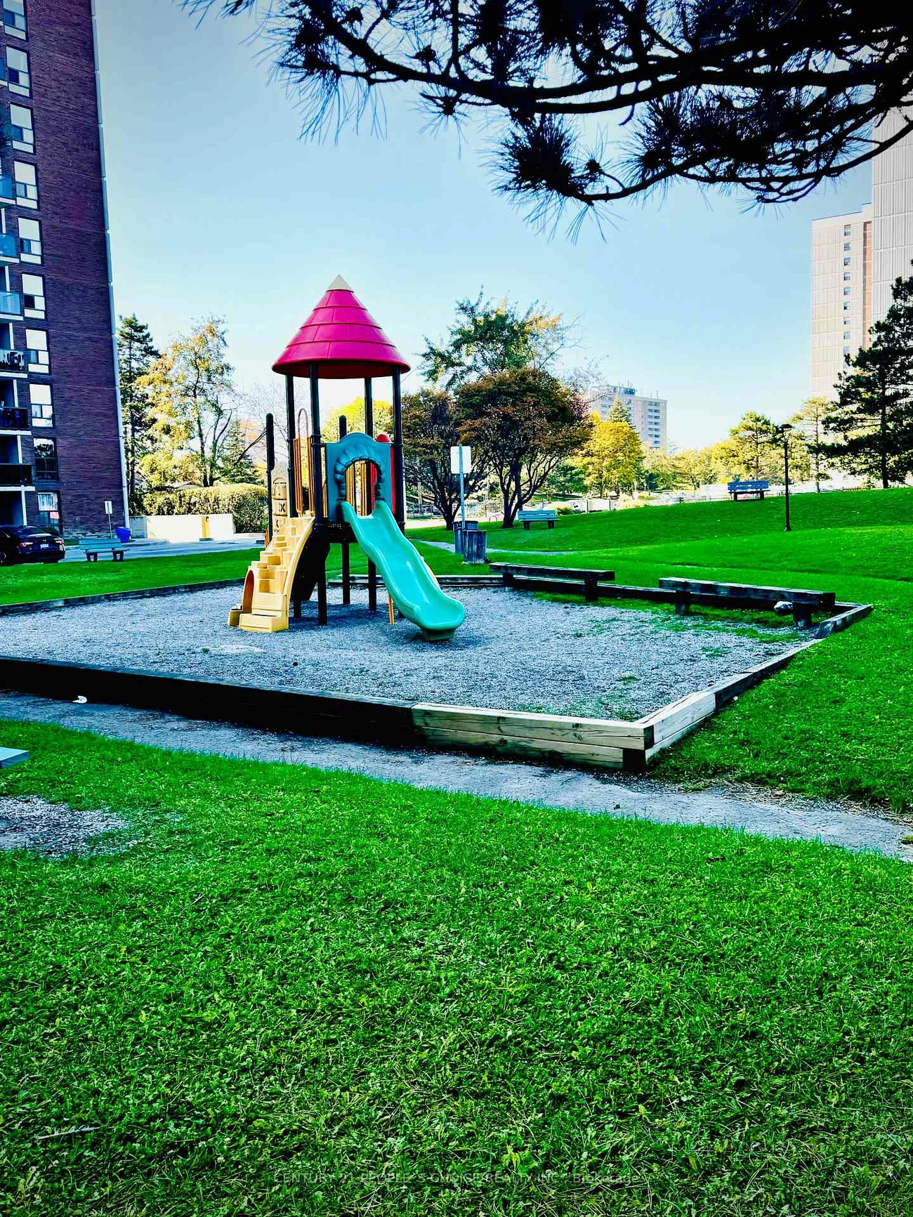 21, Knightsbridge, Queen Street Corridor, Brampton