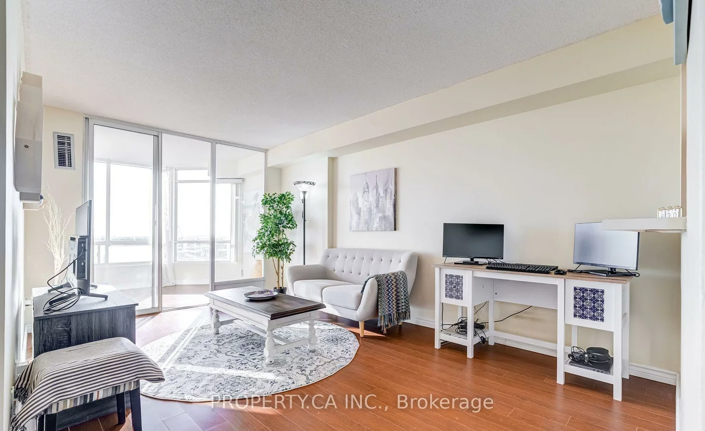 26, Hanover, Queen Street Corridor, Brampton