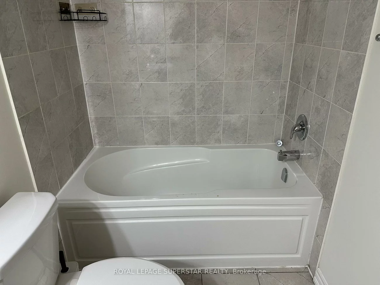 230, Lagerfeld, Northwest Brampton, Brampton