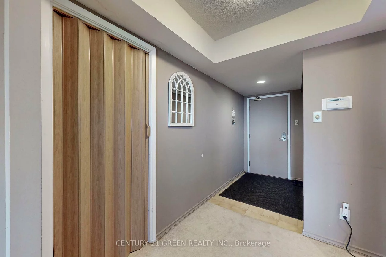 310, Mill, Brampton South, Brampton