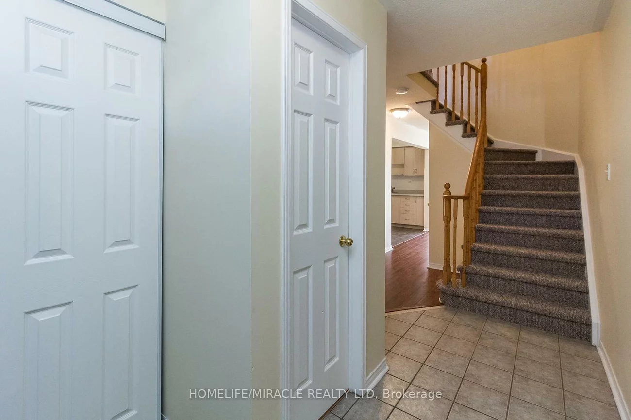 6, Sinclair, Brampton West, Brampton