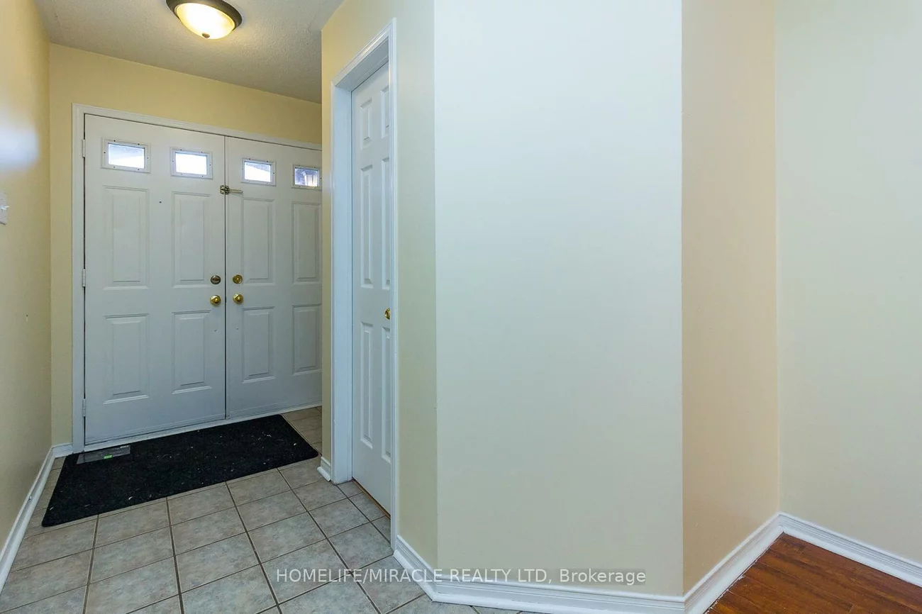 6, Sinclair, Brampton West, Brampton