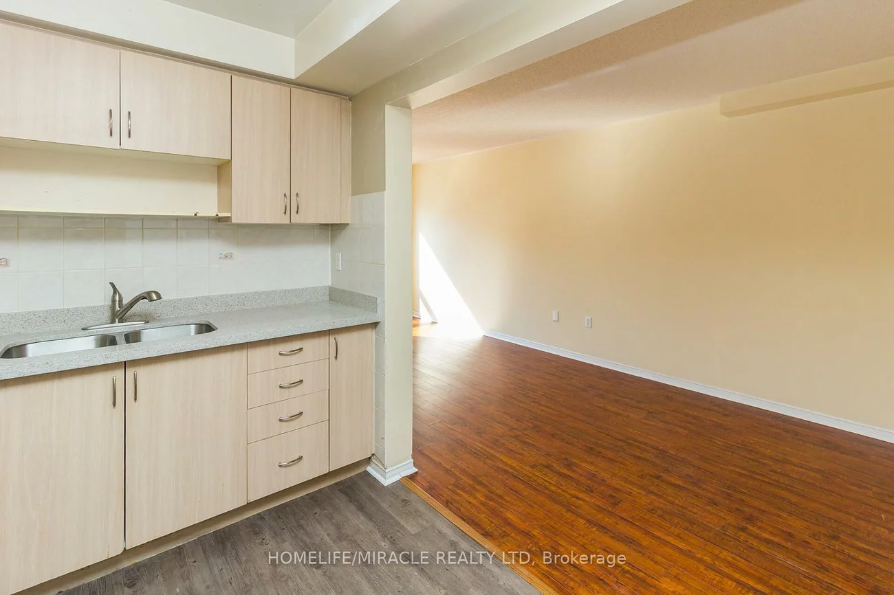 6, Sinclair, Brampton West, Brampton