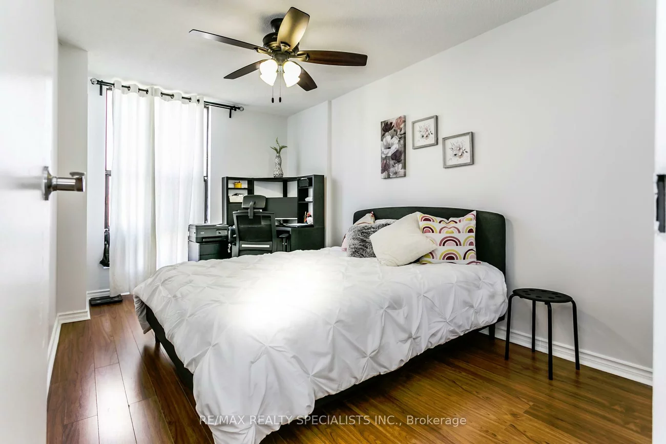 21, Knightsbridge, Queen Street Corridor, Brampton