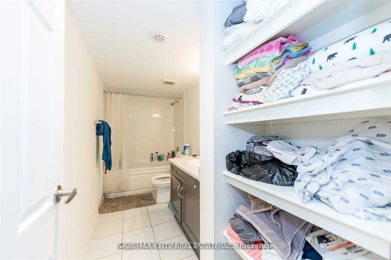 250, Lagerfeld, Northwest Brampton, Brampton