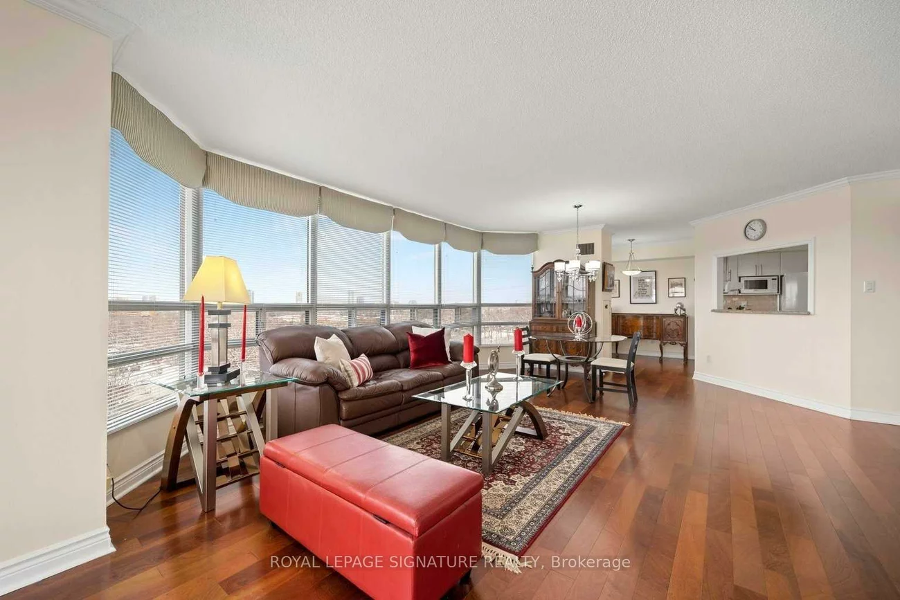 310, Mill, Brampton South, Brampton