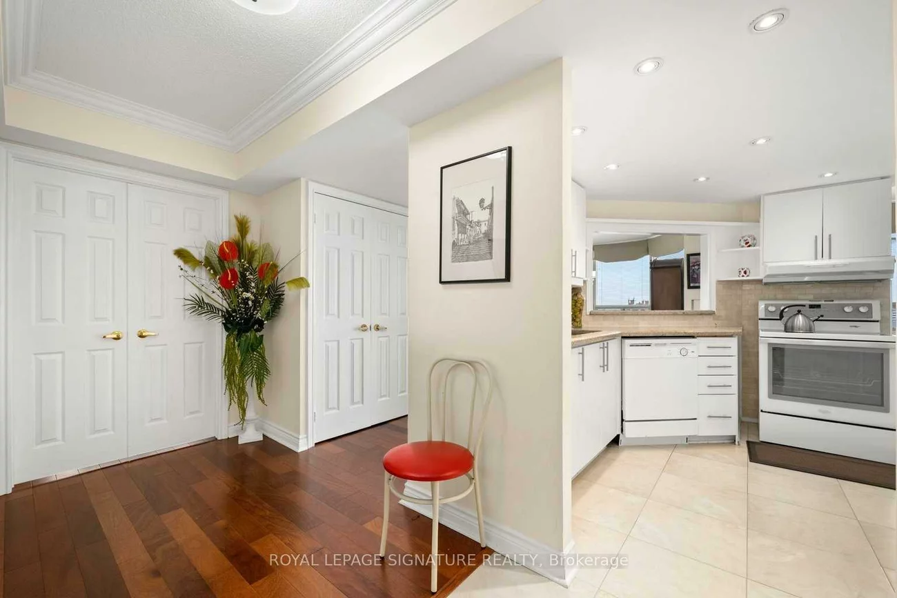 310, Mill, Brampton South, Brampton