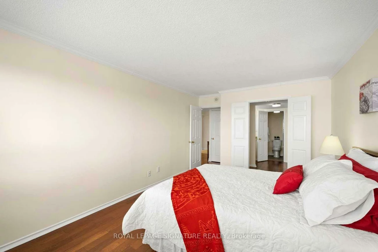 310, Mill, Brampton South, Brampton