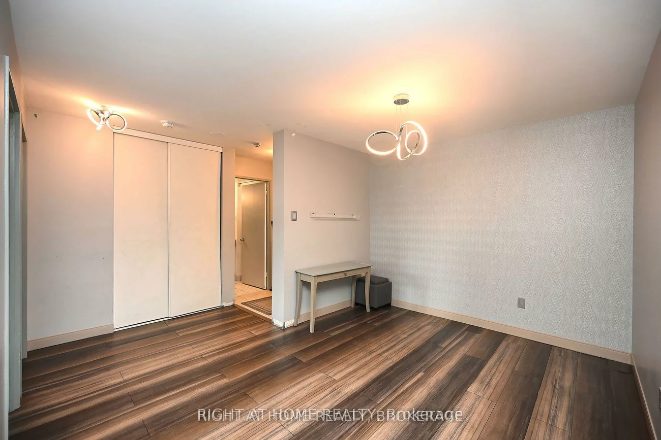 10, Laurelcrest, Queen Street Corridor, Brampton