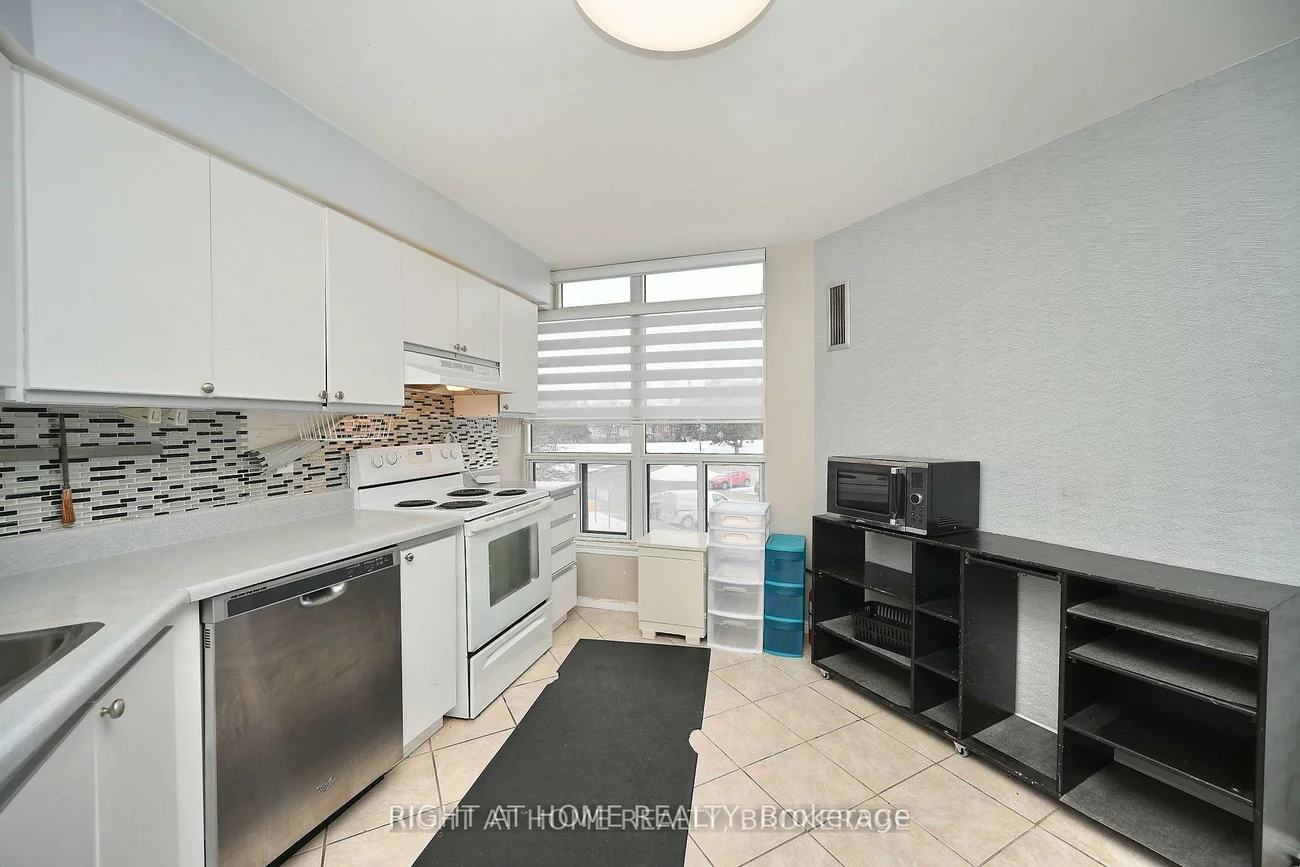 10, Laurelcrest, Queen Street Corridor, Brampton