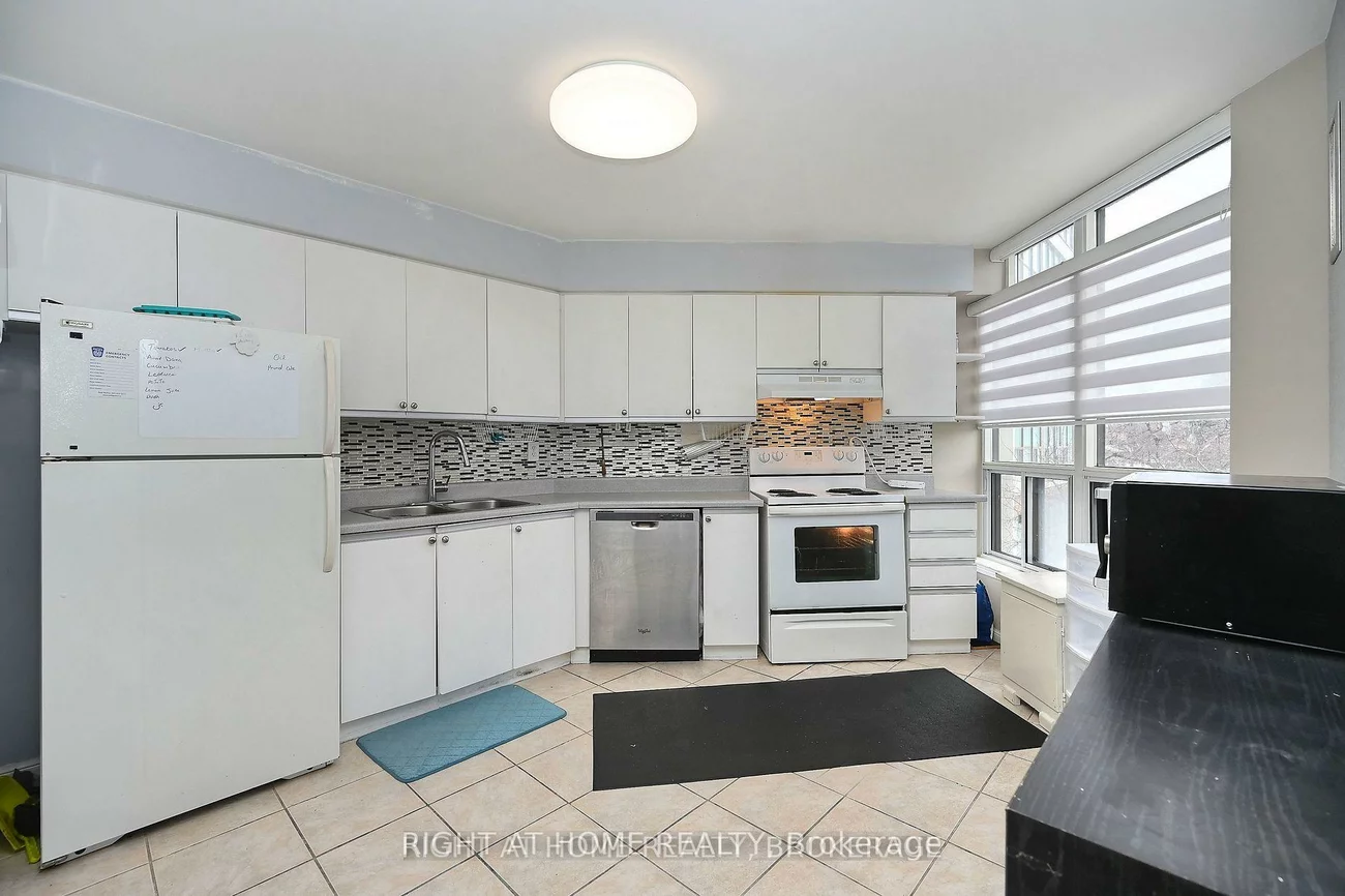 10, Laurelcrest, Queen Street Corridor, Brampton