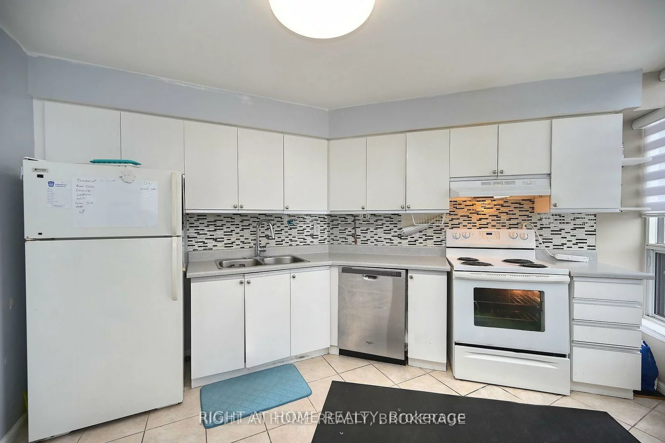 10, Laurelcrest, Queen Street Corridor, Brampton