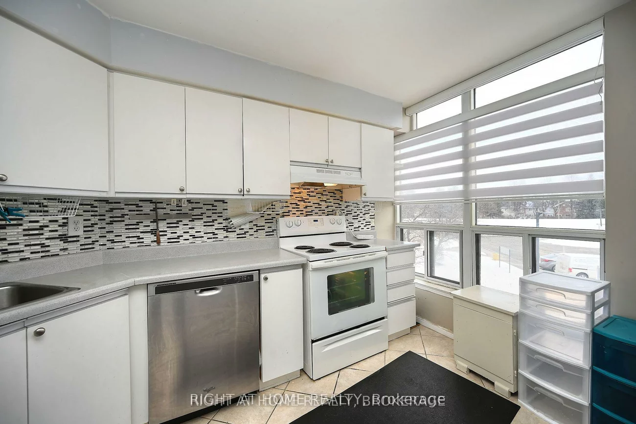 10, Laurelcrest, Queen Street Corridor, Brampton