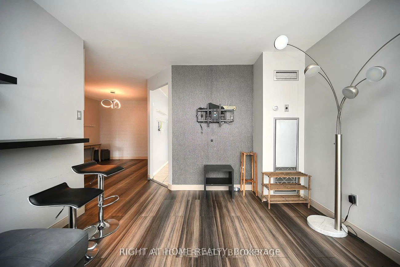 10, Laurelcrest, Queen Street Corridor, Brampton