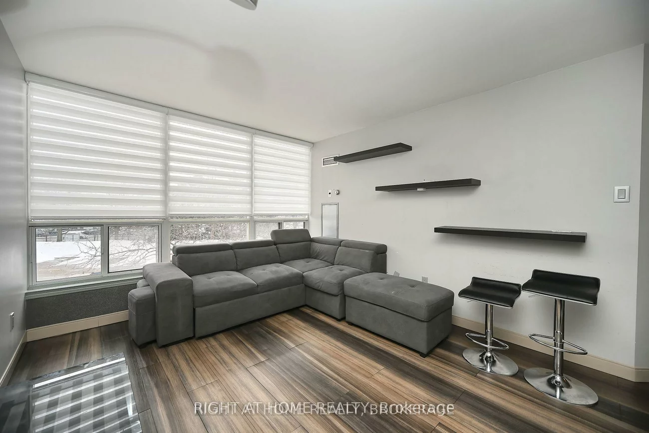10, Laurelcrest, Queen Street Corridor, Brampton