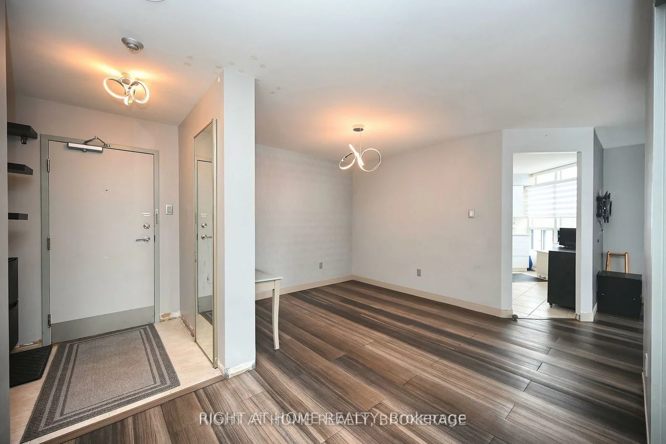 10, Laurelcrest, Queen Street Corridor, Brampton