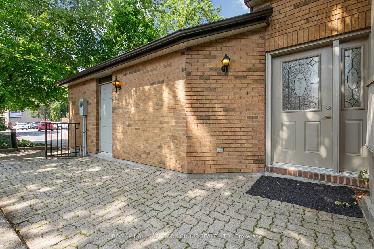 51, John, Downtown Brampton, Brampton