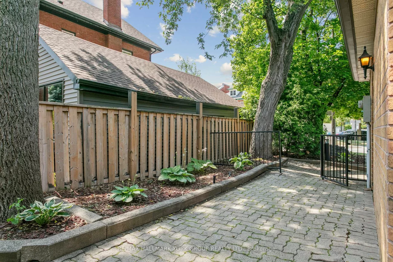 51, John, Downtown Brampton, Brampton