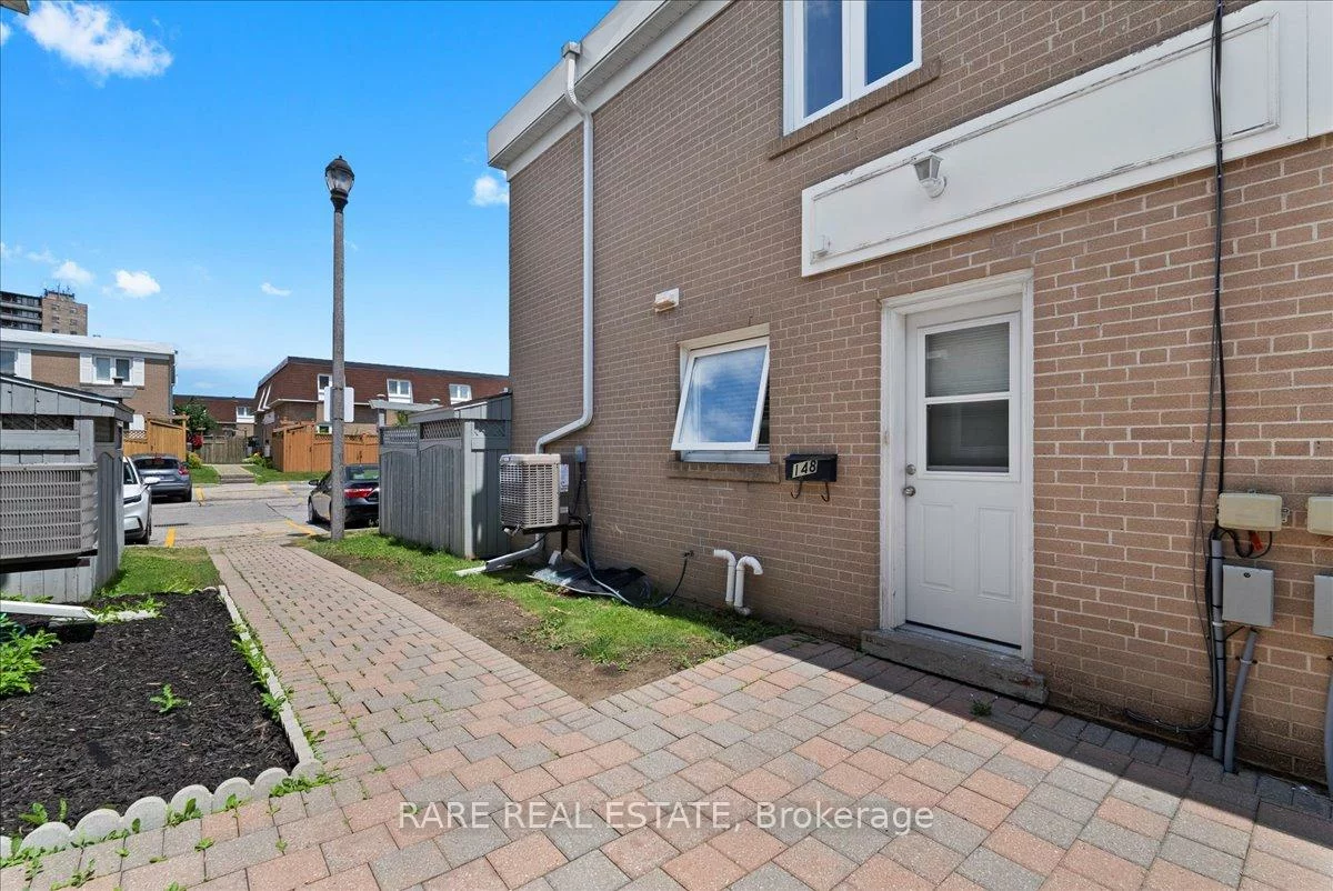 148, Town House, Brampton East, Brampton