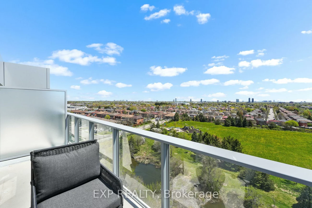 100, Manett, Brampton West, Brampton