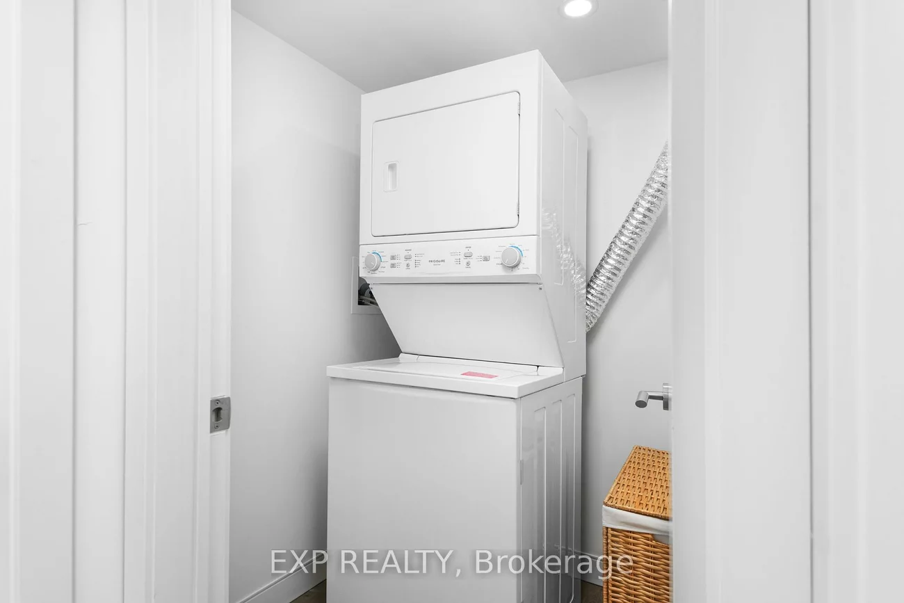100, Manett, Brampton West, Brampton