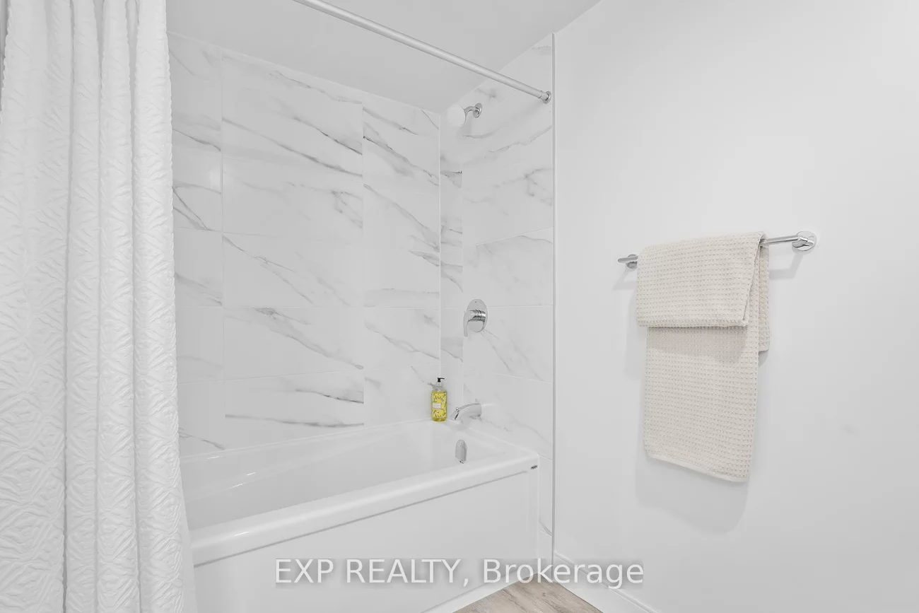 100, Manett, Brampton West, Brampton