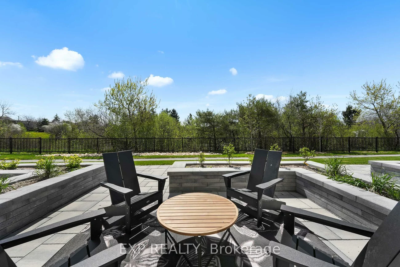 100, Manett, Brampton West, Brampton