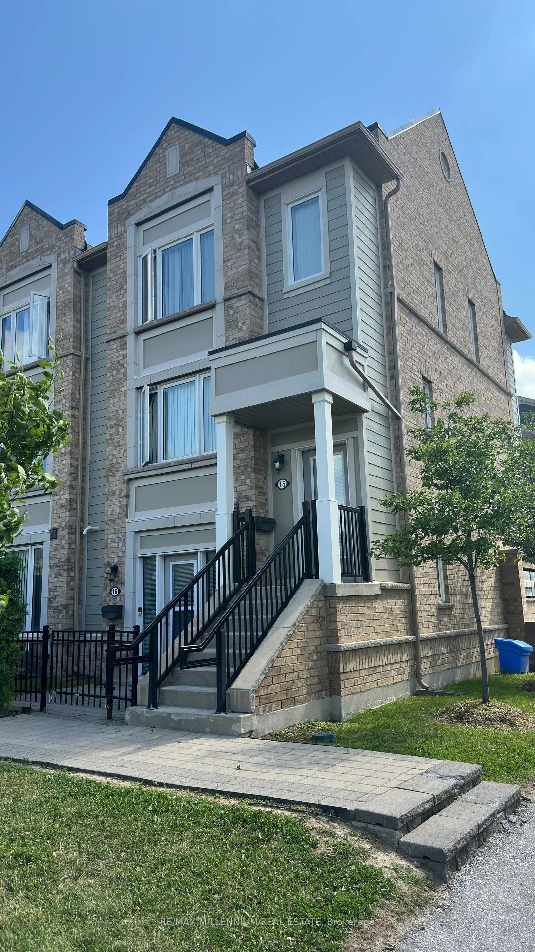 250, Sunny Meadow, Sandringham-Wellington, Brampton