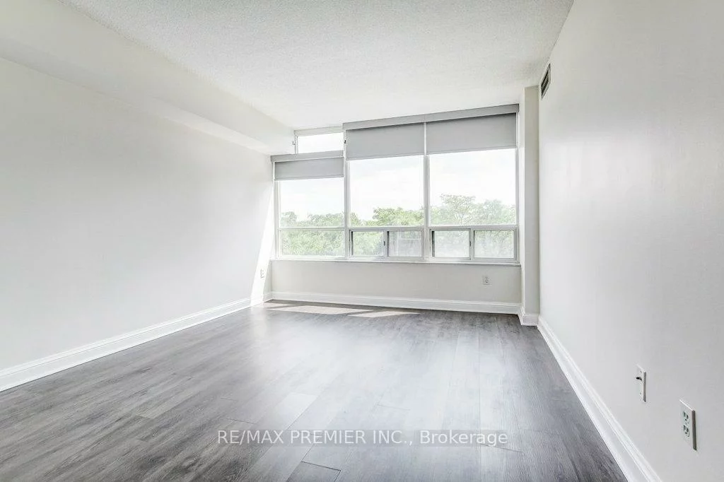 24, Hanover, Queen Street Corridor, Brampton