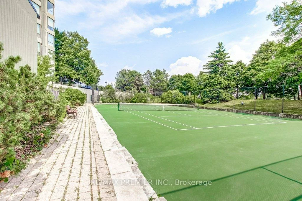 24, Hanover, Queen Street Corridor, Brampton