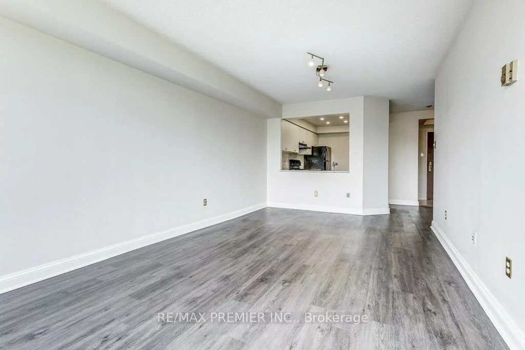 24, Hanover, Queen Street Corridor, Brampton