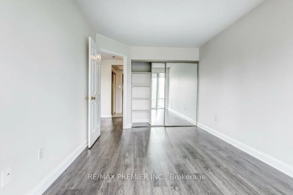 24, Hanover, Queen Street Corridor, Brampton