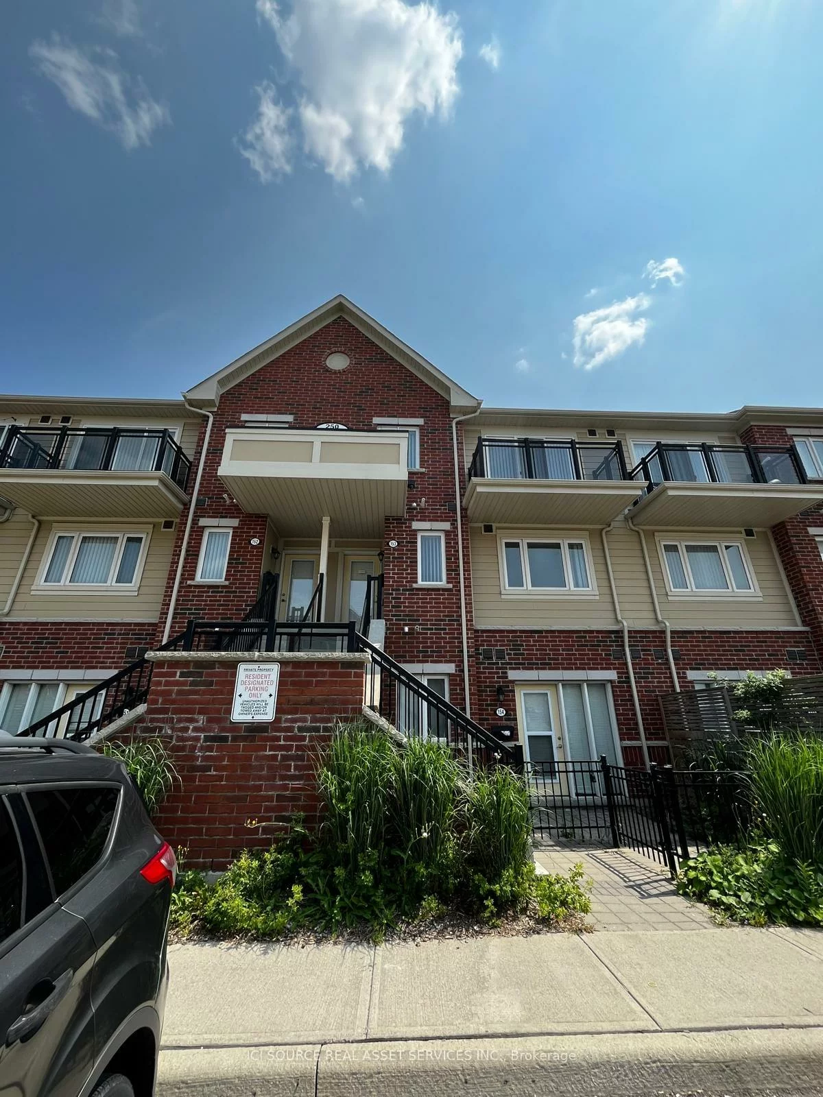 250, Sunny Meadow, Sandringham-Wellington, Brampton