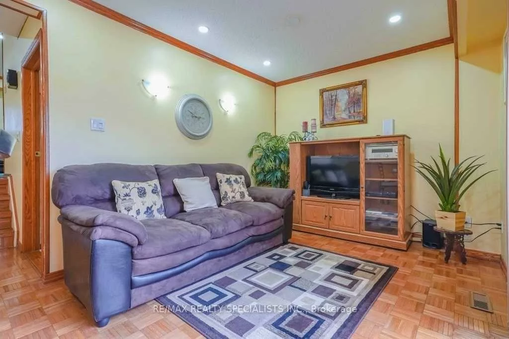 37, Carisbrooke, Central Park, Brampton