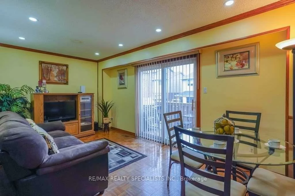 37, Carisbrooke, Central Park, Brampton