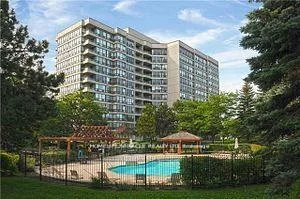 12, Laurelcrest, Queen Street Corridor, Brampton
