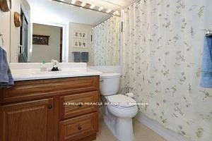 12, Laurelcrest, Queen Street Corridor, Brampton