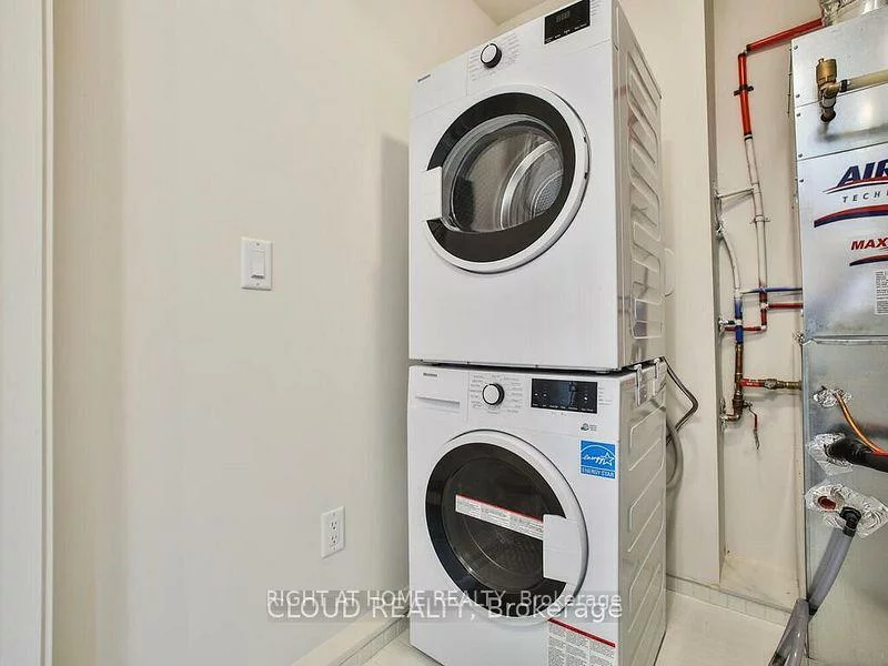 58, SKY HARBOUR, Bram West, Brampton