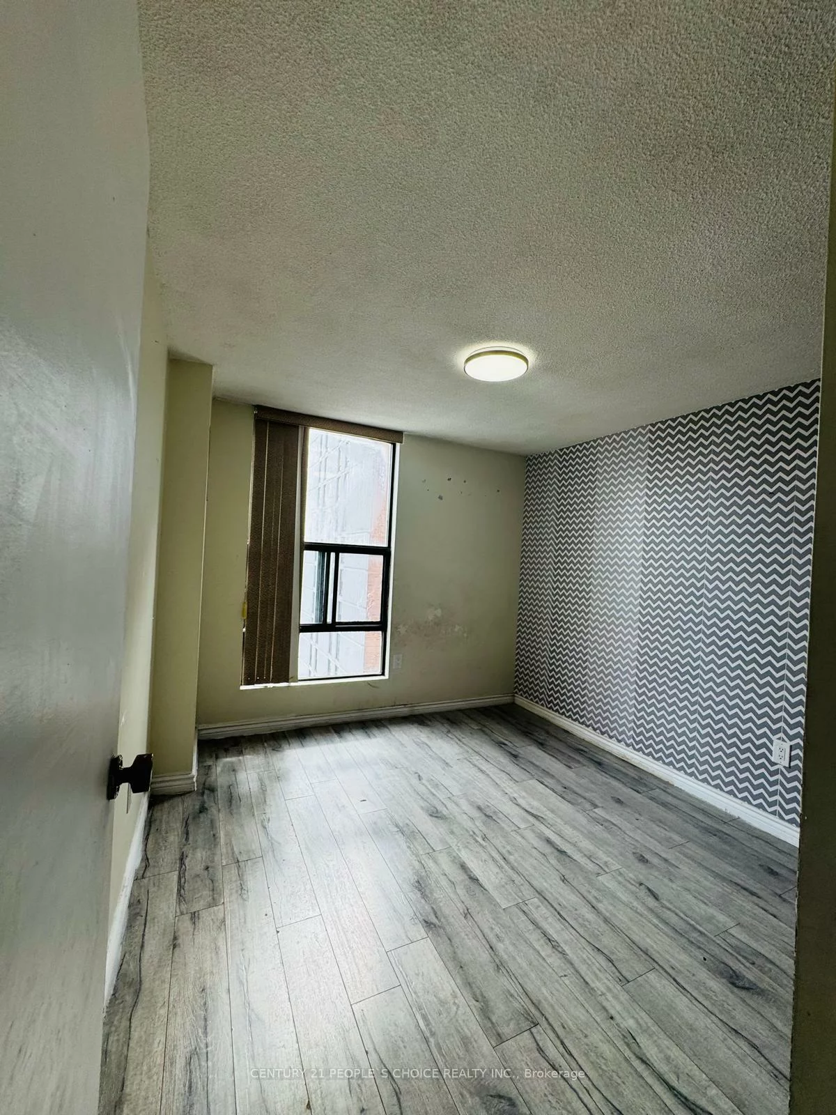 21, Knightsbridge, Queen Street Corridor, Brampton