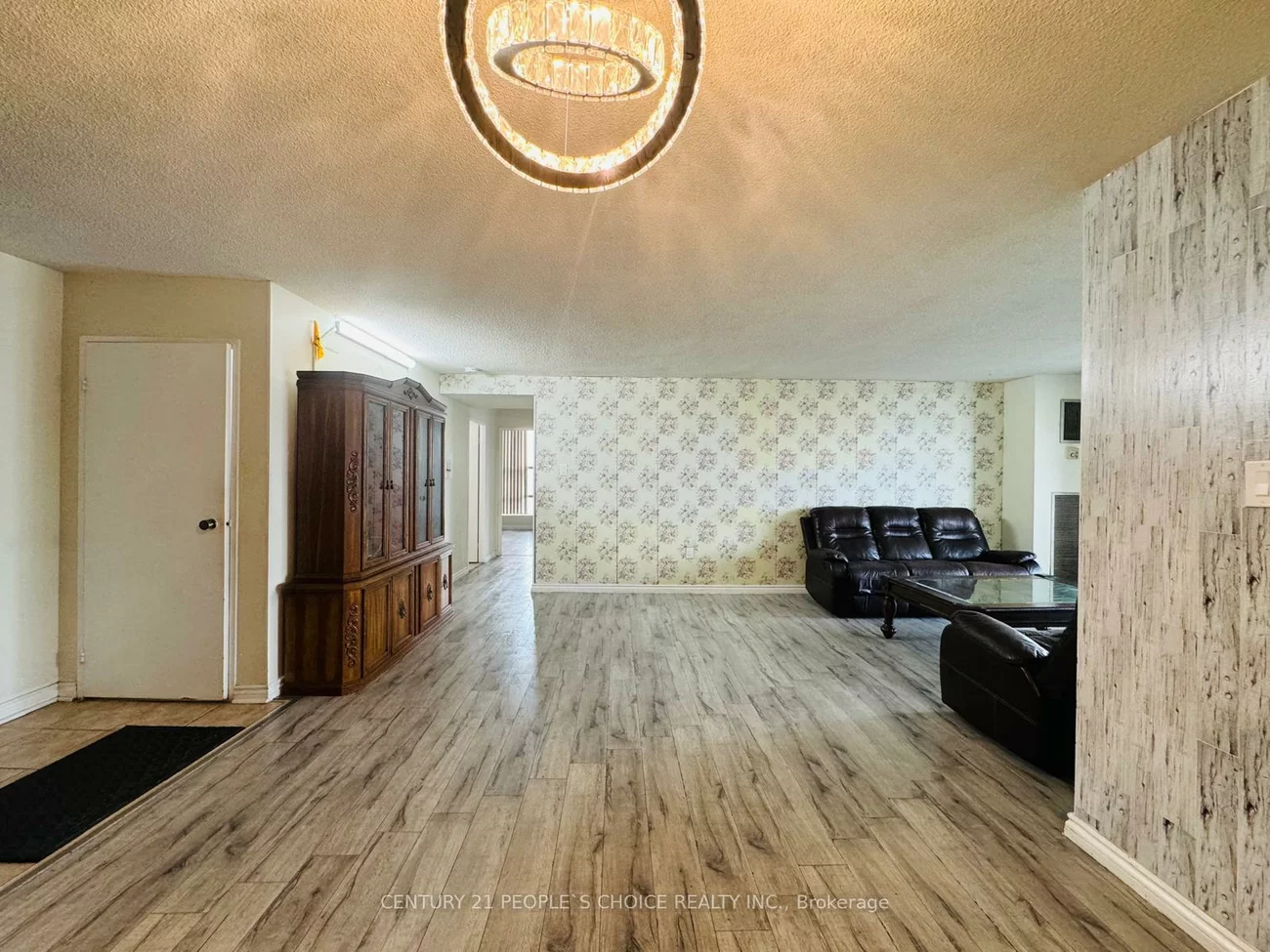 21, Knightsbridge, Queen Street Corridor, Brampton