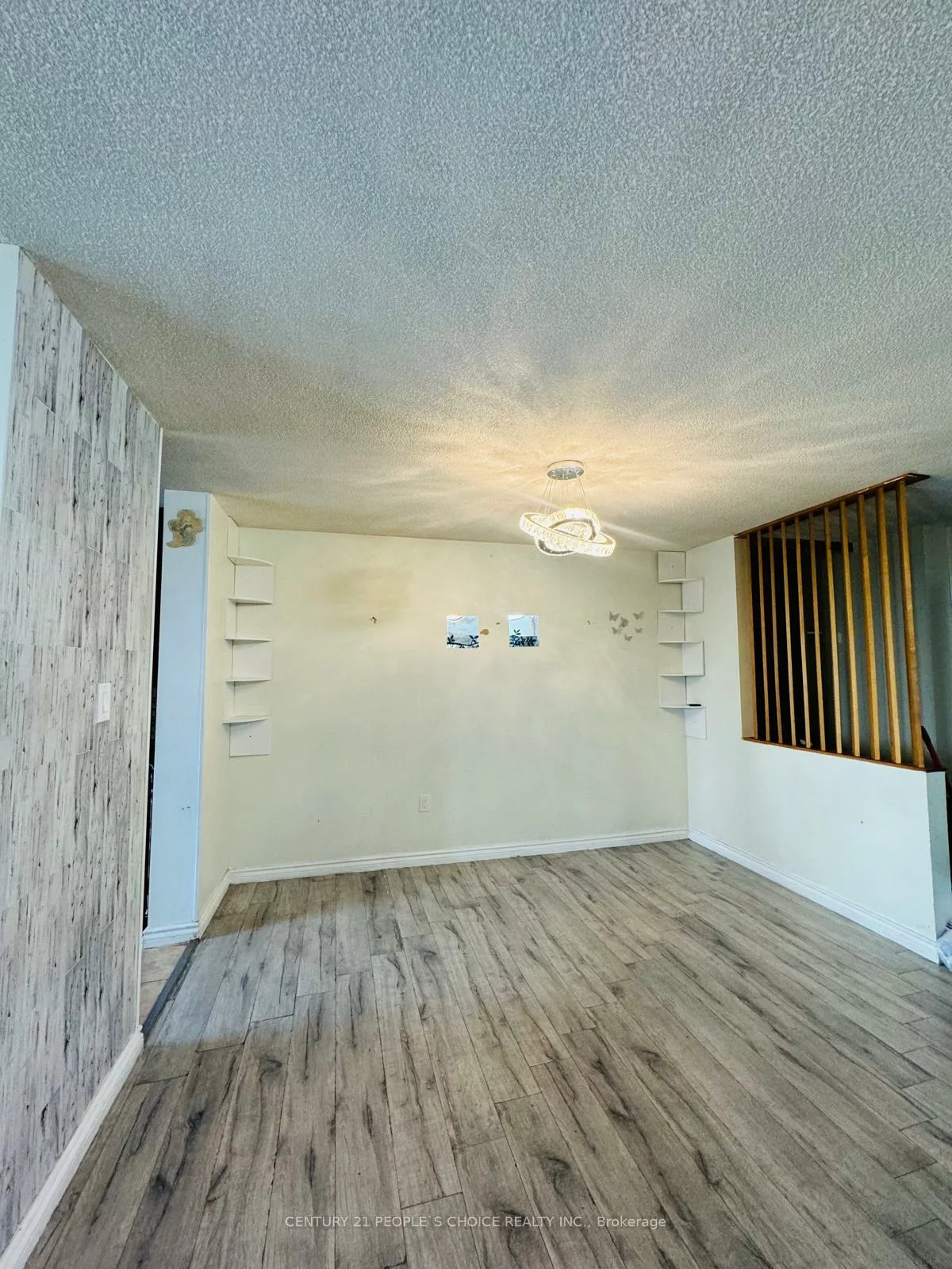 21, Knightsbridge, Queen Street Corridor, Brampton